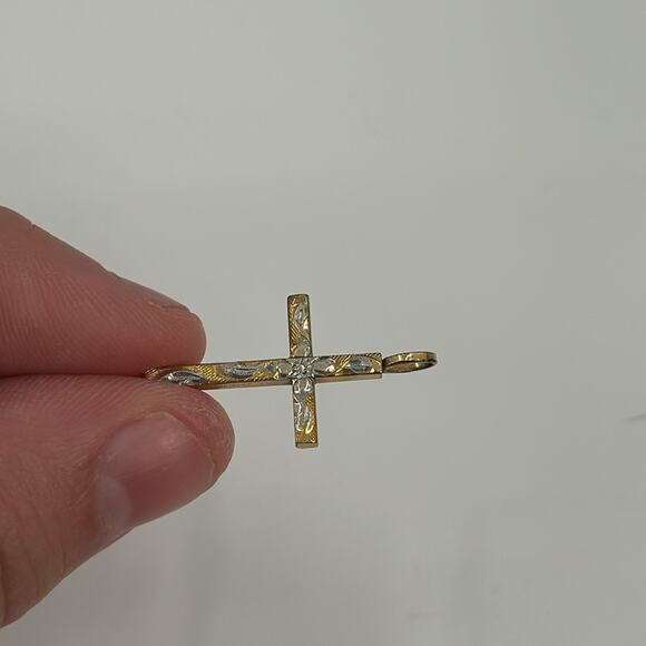 Vintage gold plated small cross - Picture 5 of 5